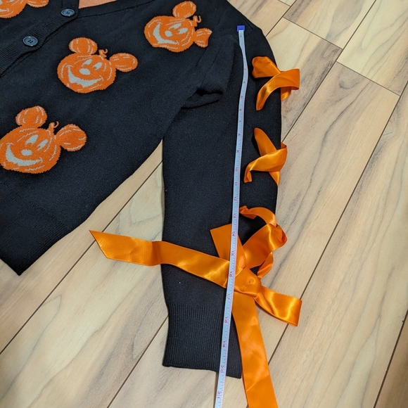 NWT! Disney Parks Her Universe Halloween Mickey Mouse Pumpkin Ribbon Cardigan M - Picture 9 of 16